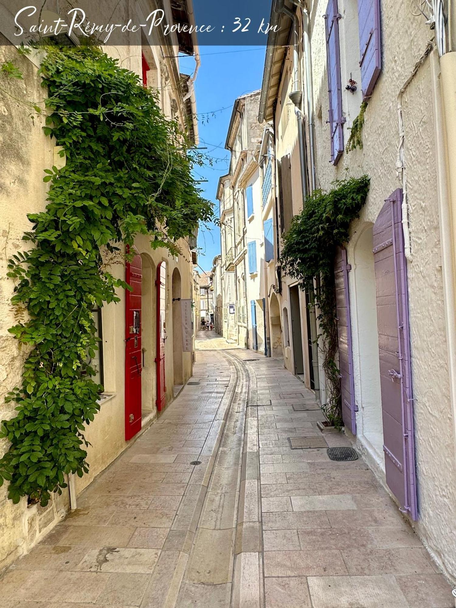 Lou Paseo : Appartement Brocante Centre Historique LʼIsle-sur-la-Sorgue المظهر الخارجي الصورة